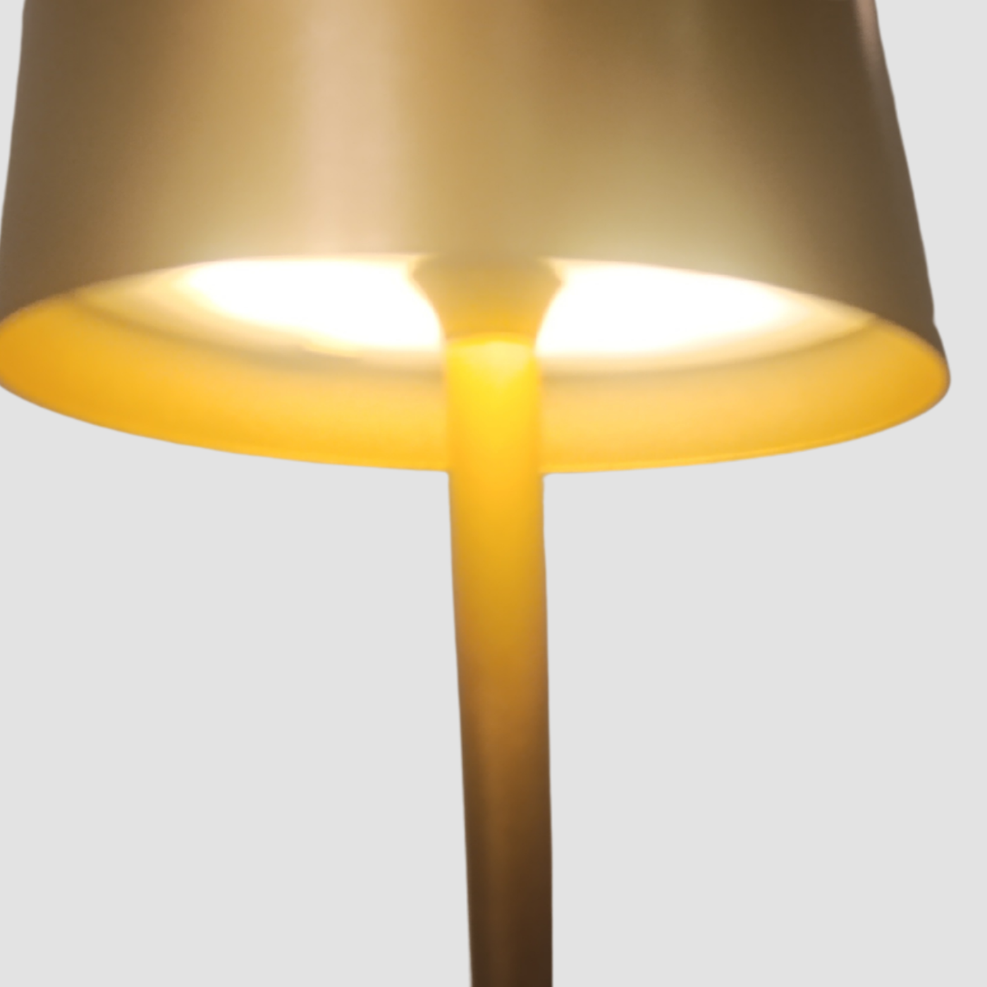 Lámpara réplica de mesa Poldina