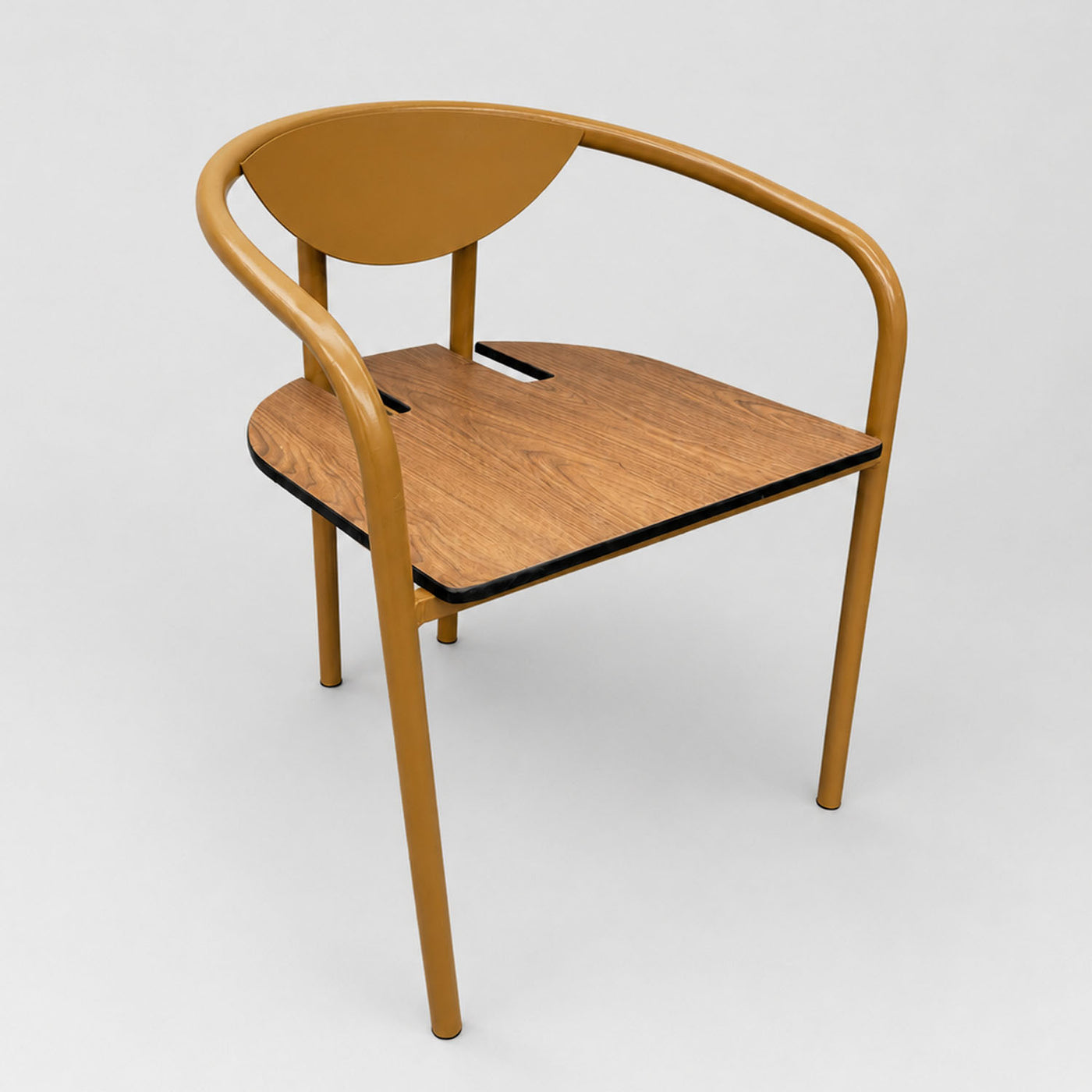 Silla de comedor Narbona en acabado nogal