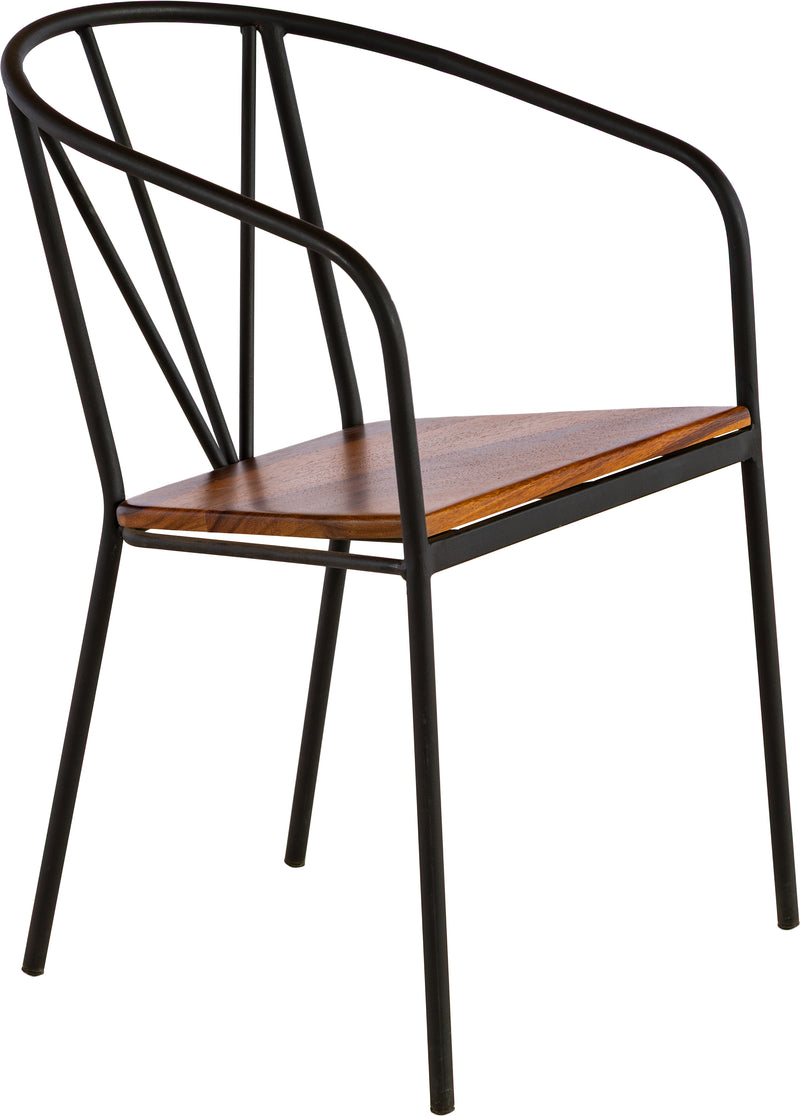 Silla de comedor Loreta con estructura de metal negro, respaldo curvado y detalles en madera, ideal para cualquier espacio.
