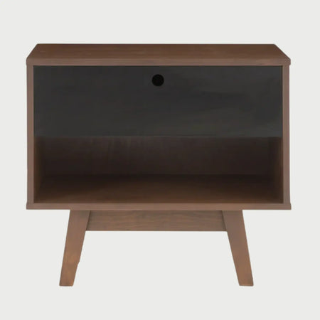 Frontal de buró Evo en color negro integral con nicho inferior y patas inclinadas de estilo nórdico.