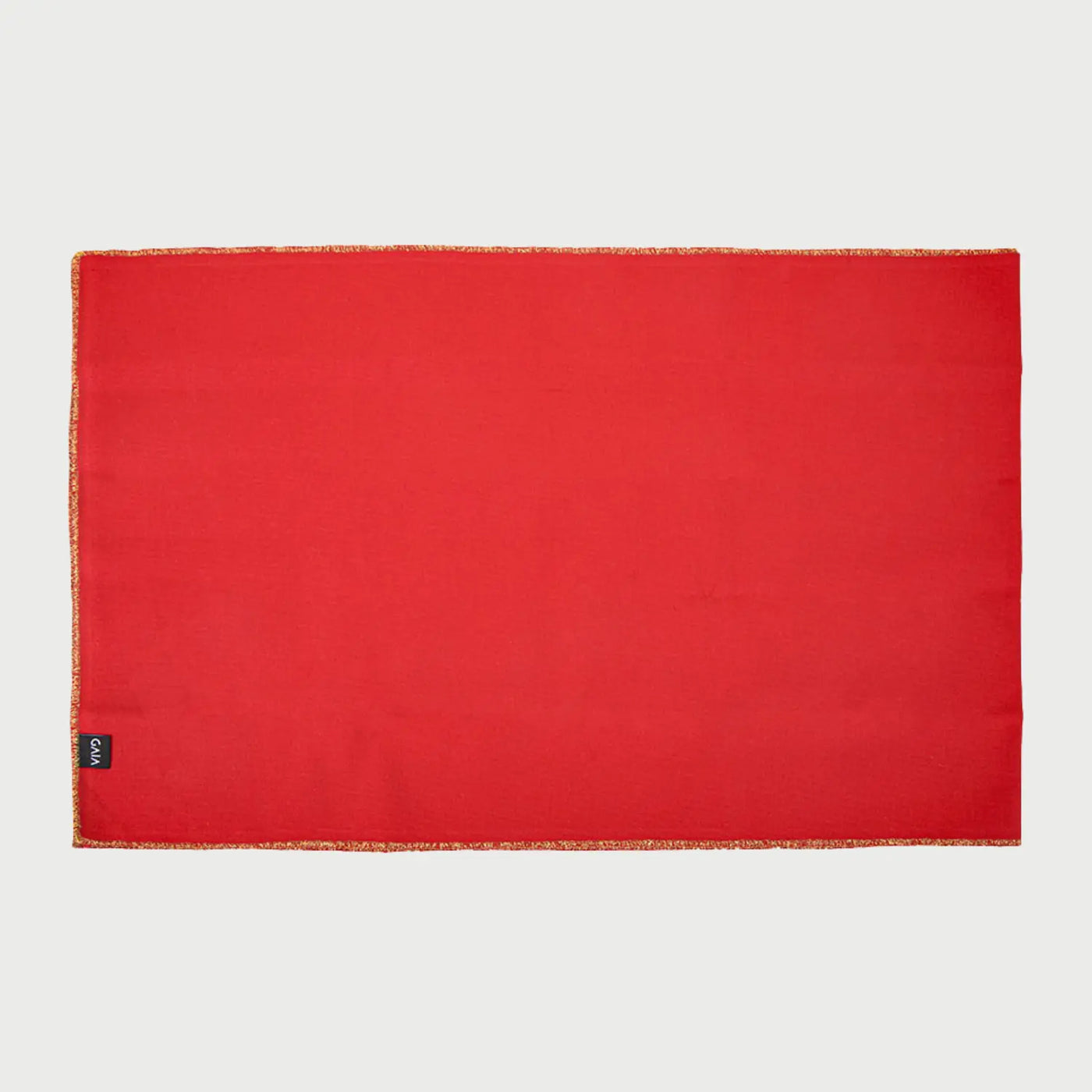 Vista frontal del camino de mesa Cristina en color rojo intenso; mantiene el diseño característico con un borde de fibra de yute natural que resalta sobre el tono vibrante de la tela.