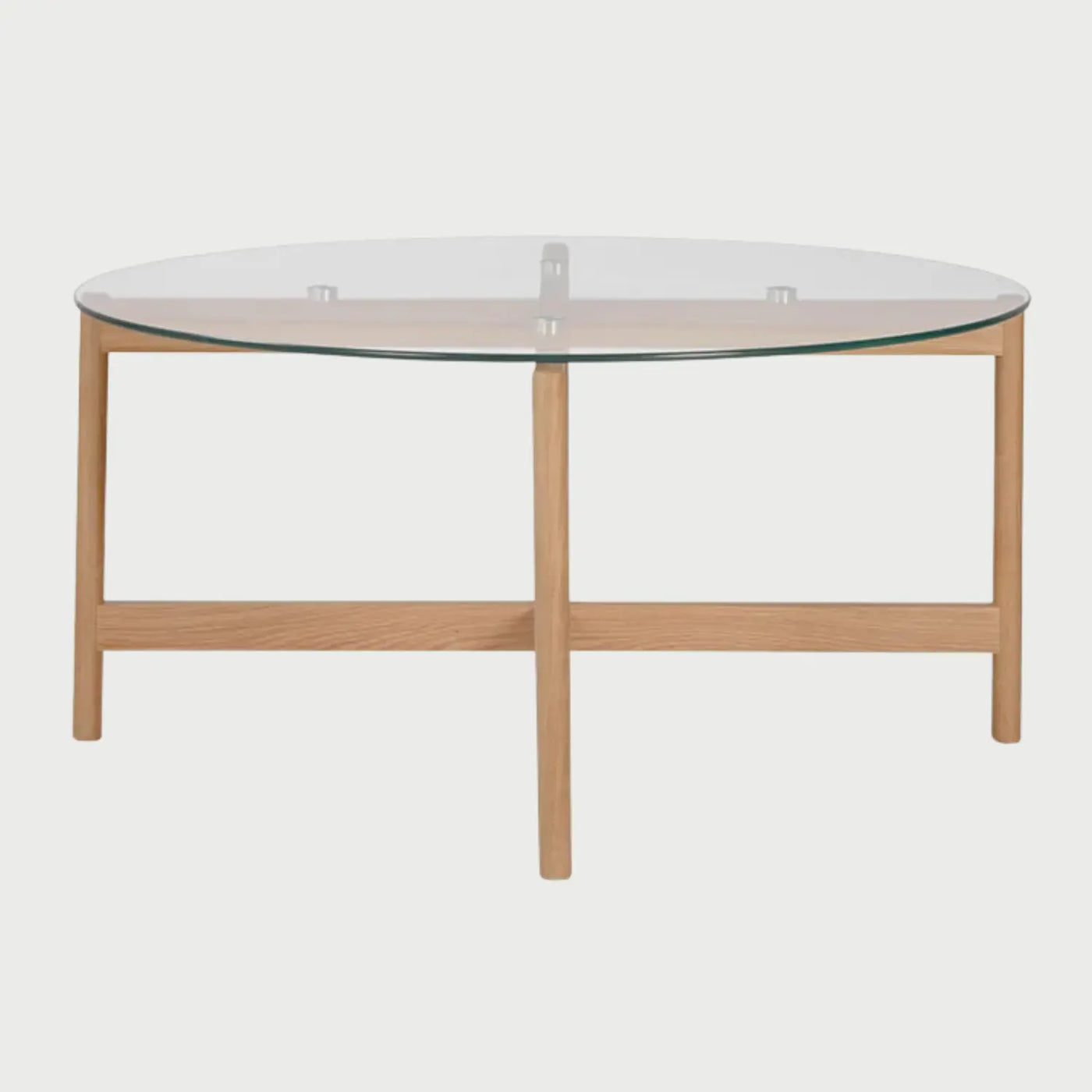 Vista lateral del centro de mesa Acuna; se aprecia el perfil delgado del cristal y el diseño arquitectónico de las patas de madera que se entrelazan en la base, ofreciendo una apariencia ligera y moderna.