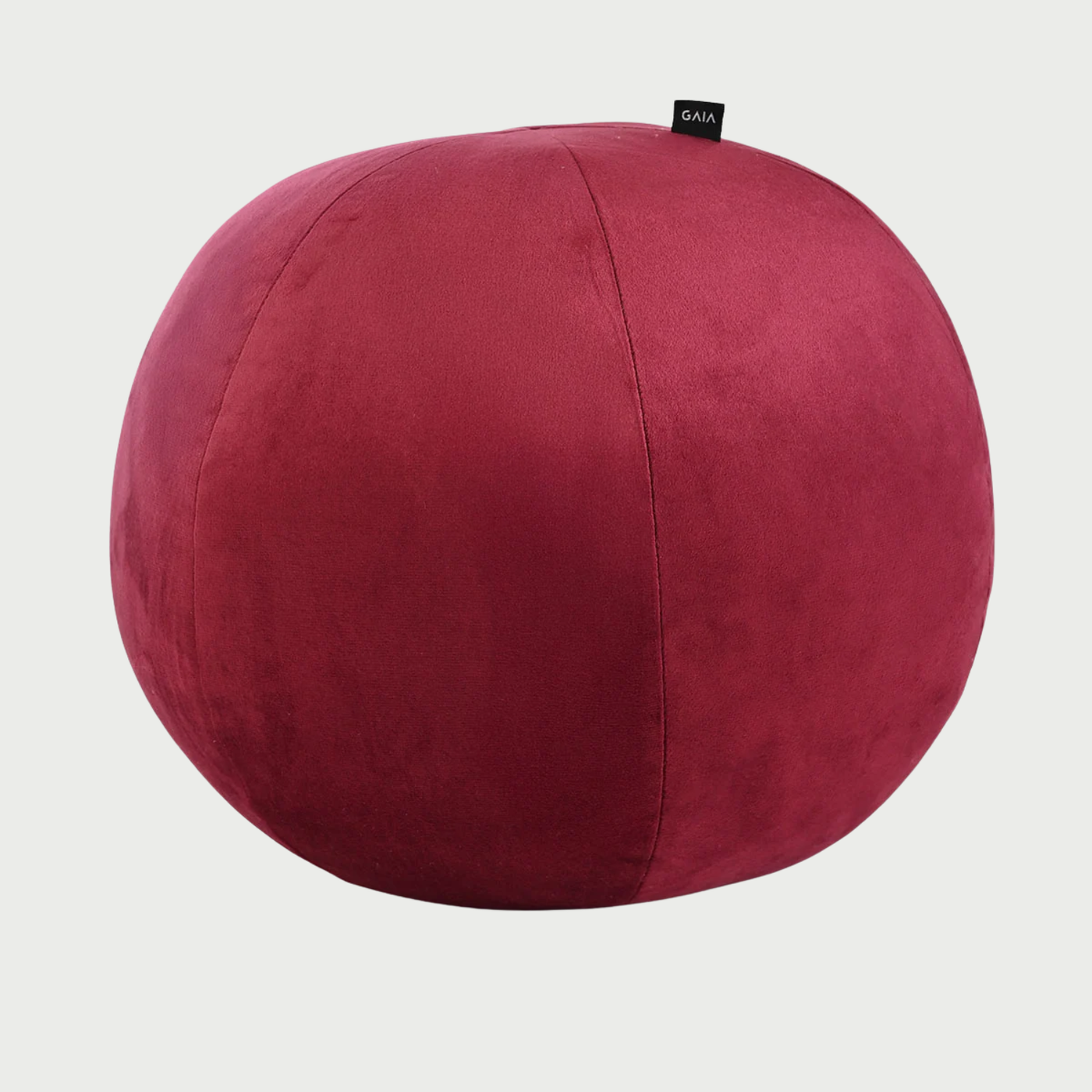 Vista frontal del cojín esfera grande en terciopelo rojo; presenta un tono vibrante y una textura suntuosa que convierte a la pieza en un punto focal audaz y contemporáneo.