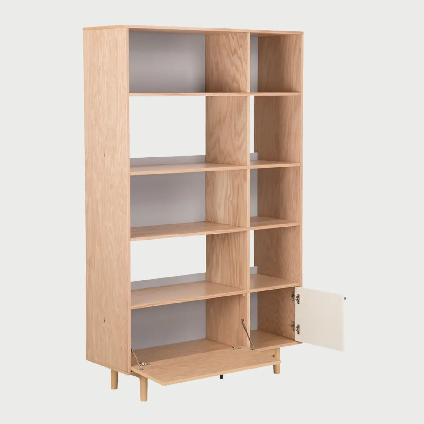 Vista lateral del librero Neo que muestra el perfil rectangular esbelto y la profundidad de las repisas, resaltando la veta natural de la madera de encino en los costados