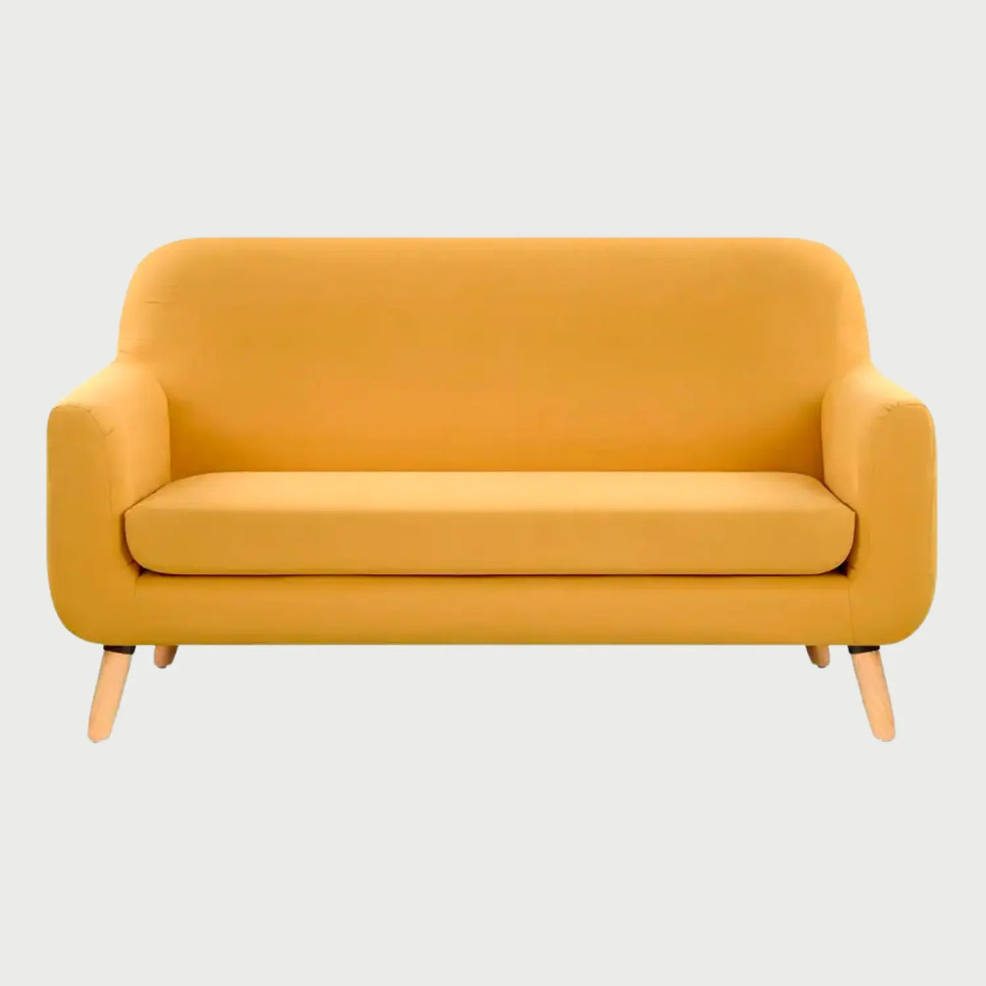 Vista frontal del sofá Jitotol de dos plazas en color amarillo, con un diseño de respaldo y brazos integrados en una silueta curva continua, un solo cojín de asiento corrido y patas de madera en acabado encino claro.