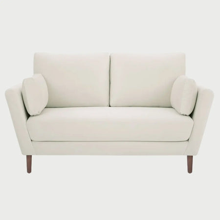 Sofá moderno Levanto GAIA de 2 cuerpos en tela blanca con estructura de patas de madera acabado nogal.