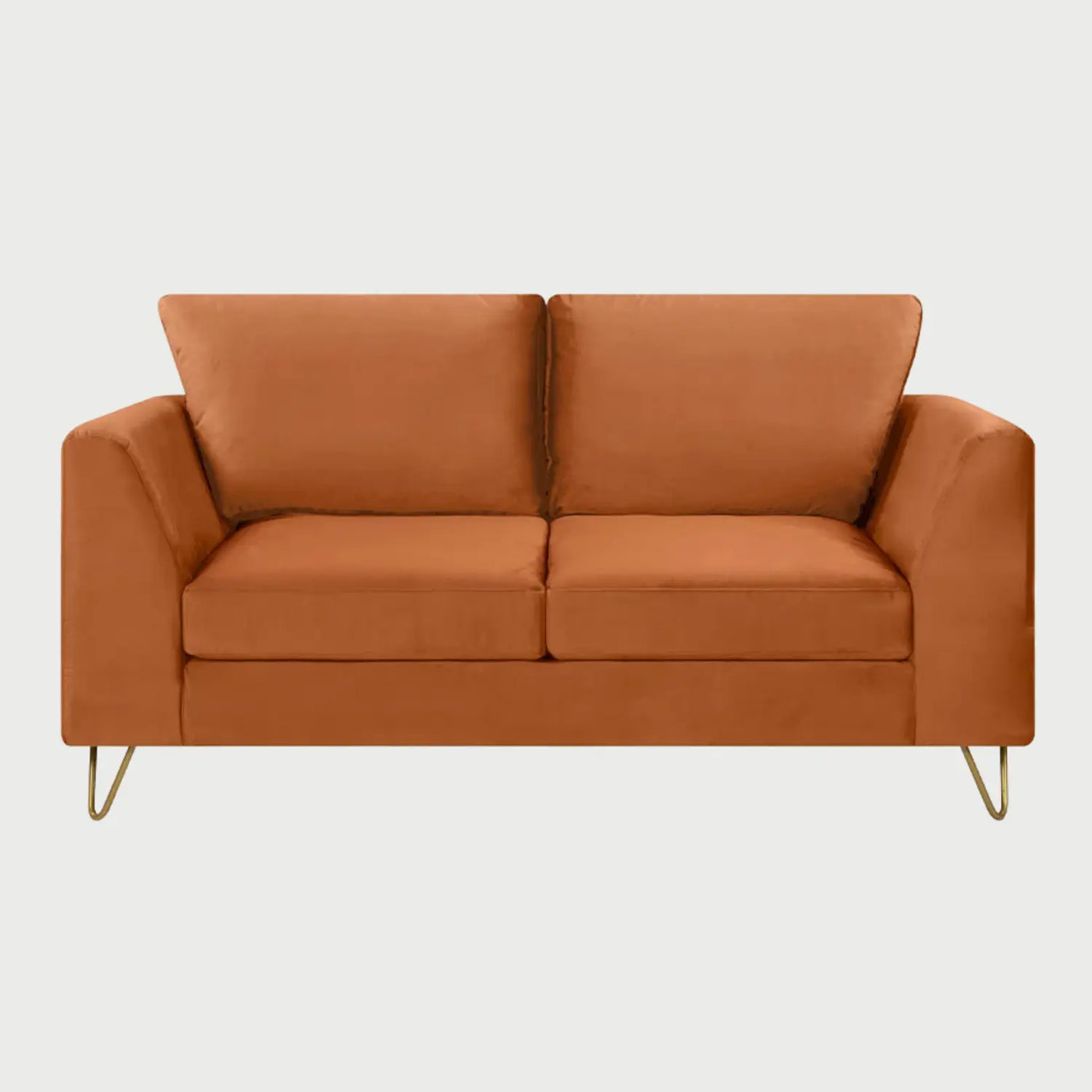 Sofá moderno Yoco GAIA de 2 cuerpos en terciopelo naranja con cojines de respaldo mullidos y base elevada.
