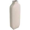 Florero de cerámica Tarímbaro en color beige, con forma rectangular y cuello estrecho, ideal para decorar tu espacio.