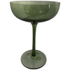 Copas verdes de 350 ml con base circular y tallo delgado, perfectas para realzar tu mesa y decoración. Juego de 2 copas Galeana.