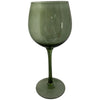 Copa de cristal verde con base circular y tallo largo, parte del juego de 2 copas de 540 ml Galeana de GAIA.