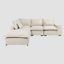 Set modular en color marfil con chaise izquierdo, diseñado para ofrecer confort y estilo contemporáneo. Incluye cojines.