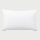 Vista frontal de la almohada de descanso ergonómico en color blanco; presenta una silueta rectangular limpia con un acabado de tela suave y uniforme, ideal para un soporte cervical óptimo.