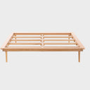 Vista superior de base de cama matrimonial Sei Natural con sistema de tablillas de madera
