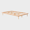 Base de cama queen size Sei Natural en madera con pie de cama y diseño minimalista