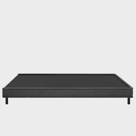 Base individual Copilco GAIA vista frontal con diseño minimalista y patas negras