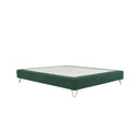 Base queen size Skye en color verde con diseño rectangular, patas doradas delgadas y superficie lisa, ideal para un dormitorio moderno.