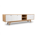 Mueble de TV Evo en acabado encino, con diseño contemporáneo, múltiples compartimentos y patas inclinadas, ideal para cualquier sala.