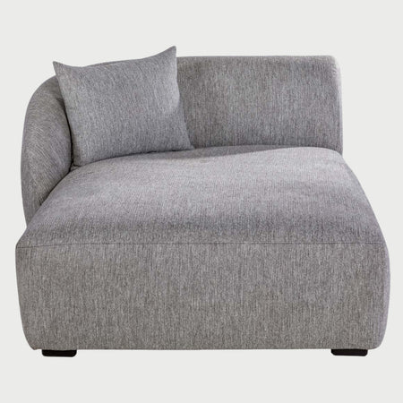 Chaise izquierdo Kant GAIA tapizado en tela color gris con estética minimalista y formas orgánicas.