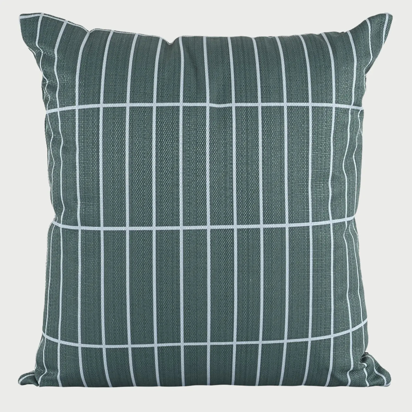 Vista frontal del cojín cuadrado Monsaui de 50 x 50 cm; presenta un diseño minimalista de cuadrícula lineal en color gris claro sobre un fondo textil verde bosque, creando un patrón de rectángulos verticales organizados y modernos.