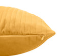 Cojín Bunek dorado de 50x50 cm con superficie texturizada y diseño funcional, ideal para decorar tu hogar.
