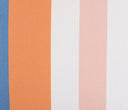 Cojín impermeable Tarido con un diseño de rayas en colores azul, naranja, blanco y rosa, ideal para decorar y resistir el clima.