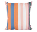 Cojín impermeable Tarido de 50 x 50 cm, con un diseño vibrante en tonos naranja, rosa, blanco, azul y verde, ideal para cualquier decoración.
