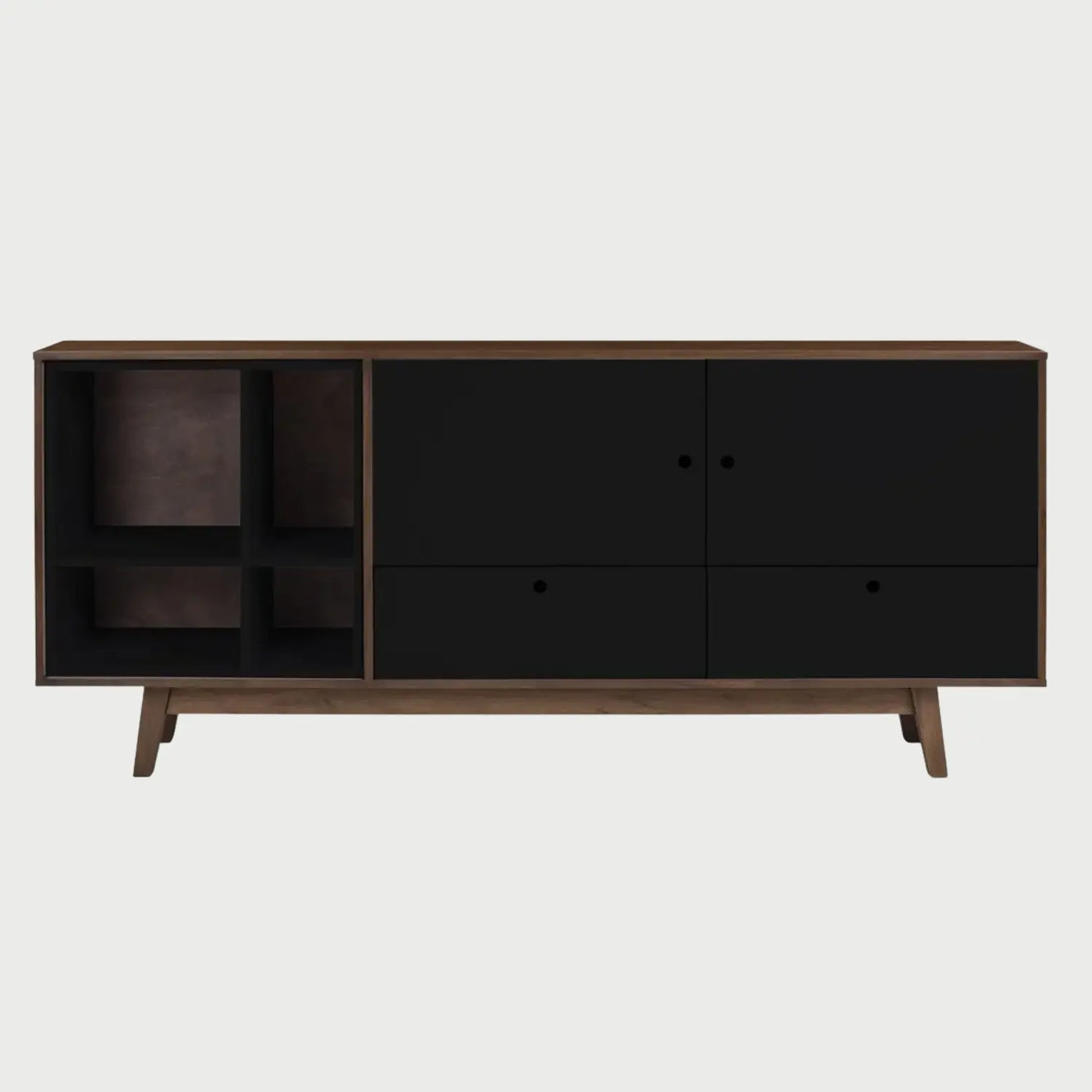 Vista frontal de la credenza Evo con estructura de nogal y frentes en negro mate, destacando su diseño asimétrico con un nicho abierto, dos puertas superiores, dos cajones inferiores y un librero superior integrado.