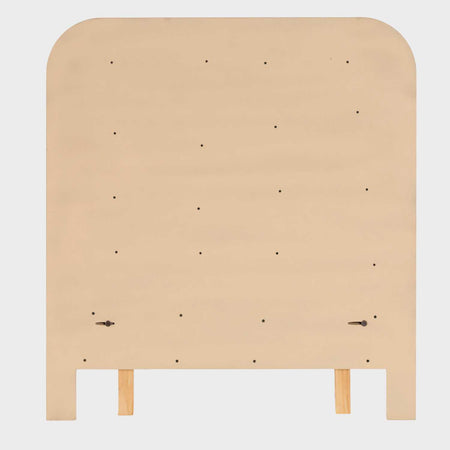 Detalle de la textura de la madera de la cama Iki.