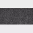 Vista lateral de la frazada Sabinas gris oscuro con textura tejida