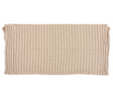 Manta beige con textura acanalada, rectangular y suave, ideal para decorar y brindar confort en tu hogar. Frazada Gazia de GAIA.