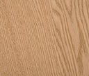 Mesa de centro Aida en acabado encino, mostrando un hermoso patrón de grano en su superficie de madera clara.