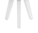 Mesa lateral blanca con un diseño moderno y patas rectas, ideal para complementar cualquier espacio en tu hogar.