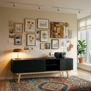 Mueble para TV Cuauhtémoc de GAIA, con diseño elegante y almacenamiento abierto y cerrado, decorado con elementos modernos.