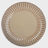 Plato para ensalada Acocota en color beige con acabado esmaltado y borde decorativo