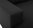 Sofá esquinero negro Ocampos con diseño minimalista y brazos cuadrados, ideal para cualquier espacio.