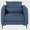 Sillón de acento Marina GAIA tapizado en tela azul con patas de metal negras y cojín lumbar vista frontal.