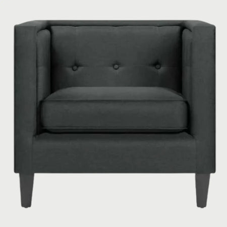 Sillón de estilo contemporáneo Moncayo GAIA en terciopelo gris con acabado capitoné.