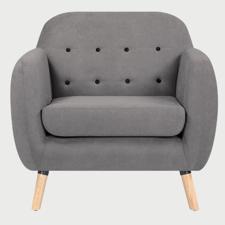 Sillón San Blas GAIA en tela gris con base de madera de encino natural vista de frente.