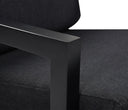 Sillón Duo en color negro con diseño moderno y minimalista, ideal para cualquier estilo de decoración.