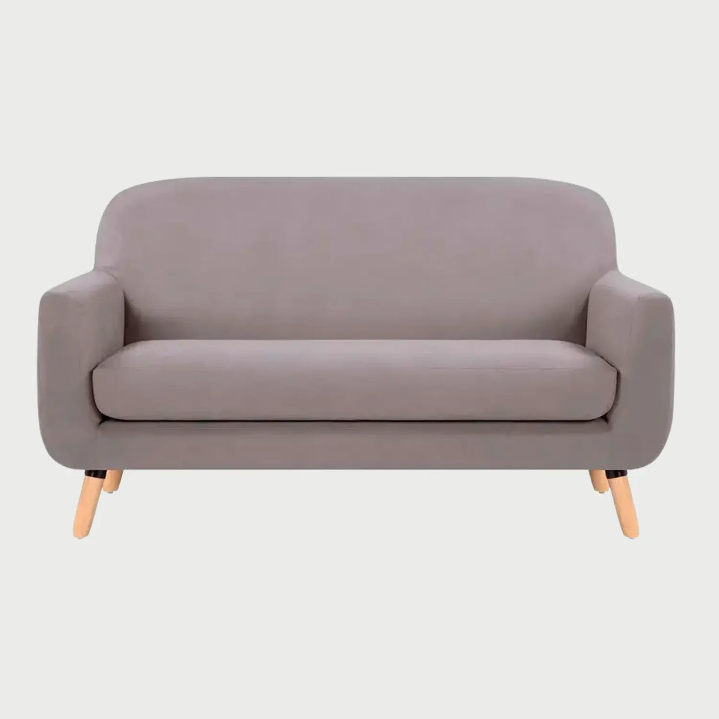 Vista frontal del sofá Jitotol de dos plazas en color gris, mostrando su diseño minimalista y compacto ideal para estancias pequeñas con patas de madera acabado encino.