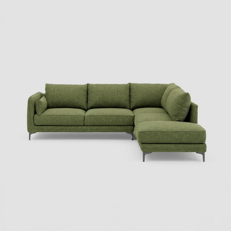 Sofá esquinero Marina GAIA con banca derecha de 3 cuerpos tapizado en tela color verde olivo