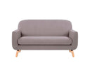 Sofá Jitototl de dos cuerpos en color gris, con patas de madera en acabado encino y un diseño moderno y minimalista.